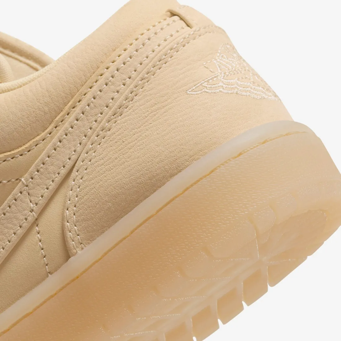 Air Jordan 1 Low Pale Vanilla Sand Metallic Gold FZ3972-294