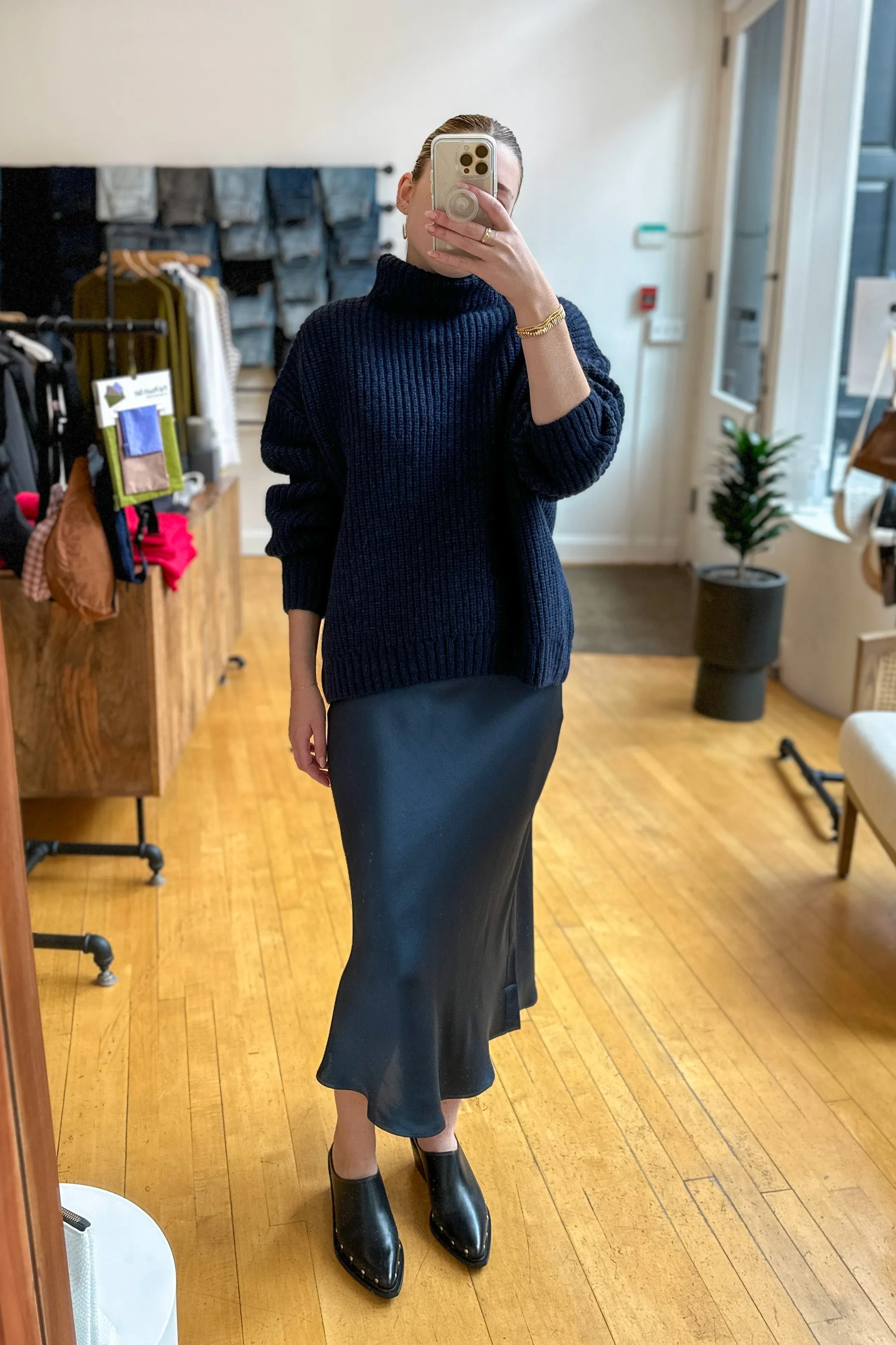 Bar Silk Skirt in Navy