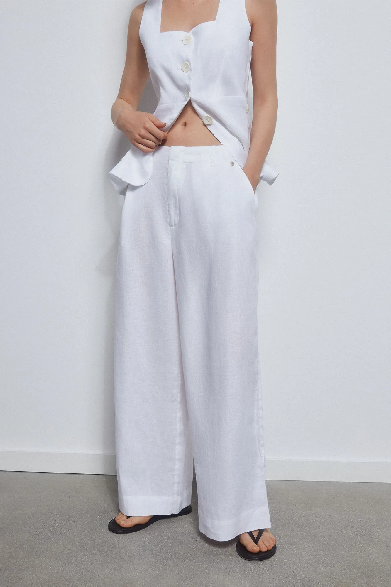 Cropped wide leg linen trousers