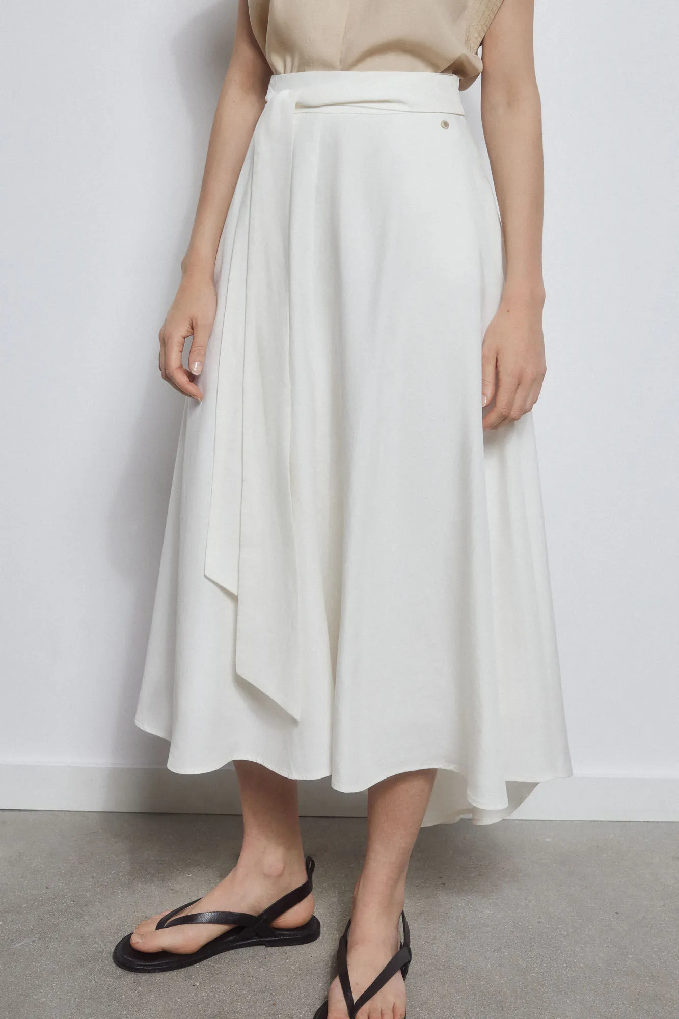 Fluid midi skirt