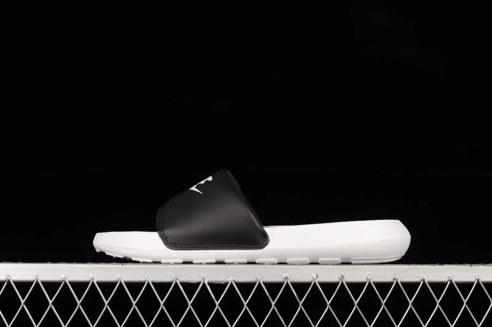 Nike Victori One Slide Mix White Black DD0234-100