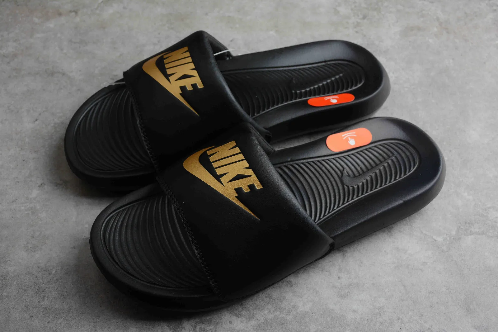 Nike Victori One Slide Print Black Metallic Gold CN9675-006