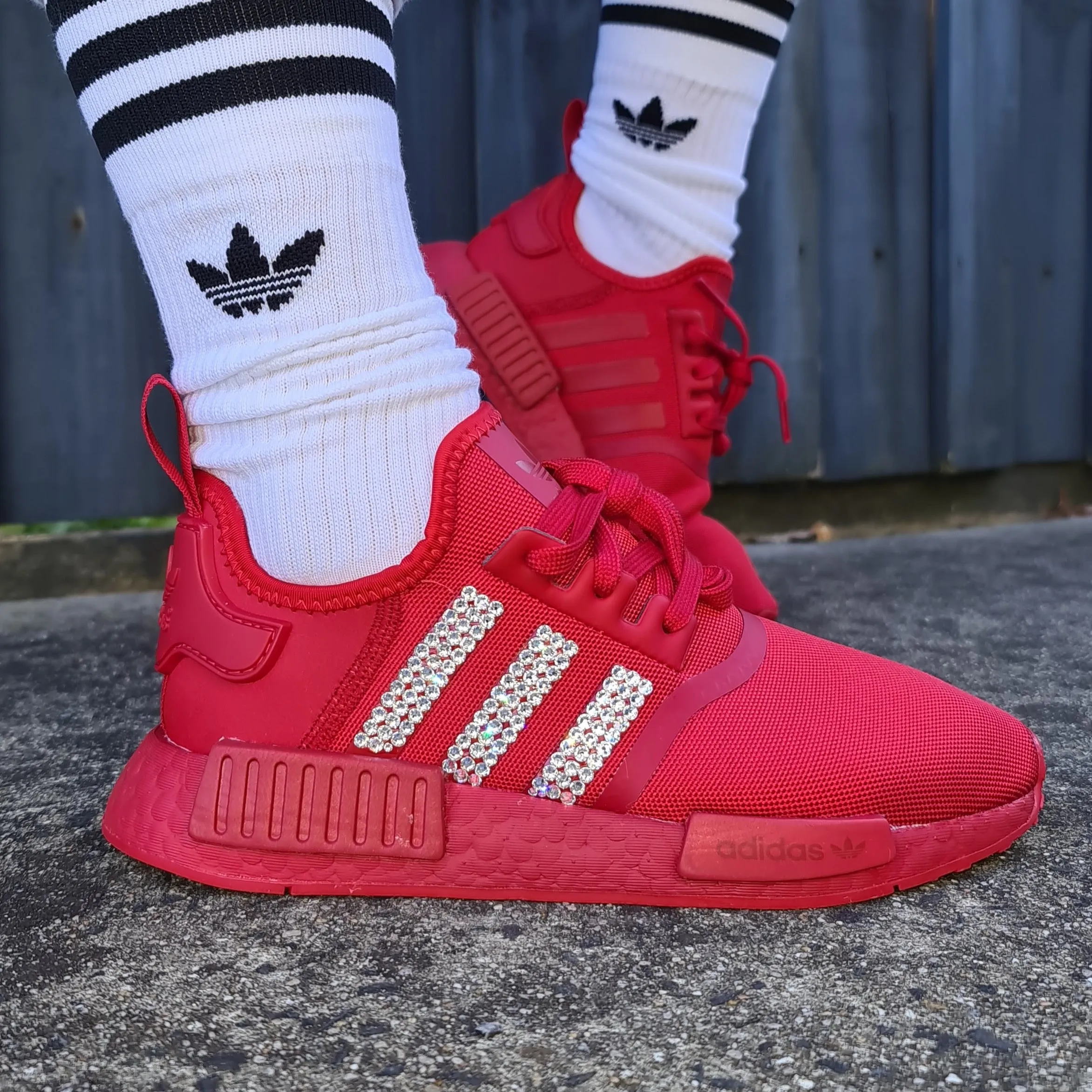 Red NMD R1 Unisex - Result