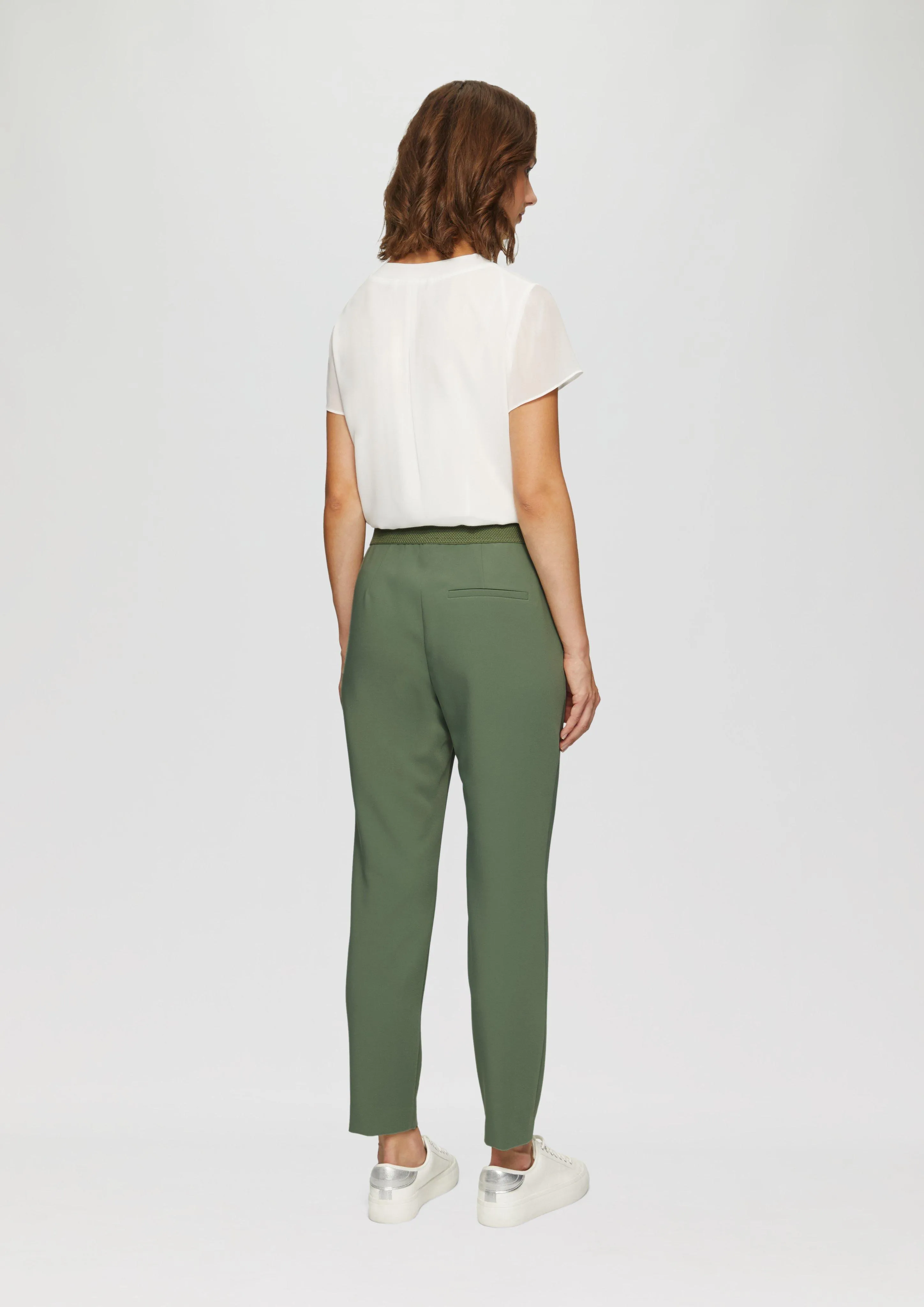 Slim fit: cigarette trousers with an elasticated waistband