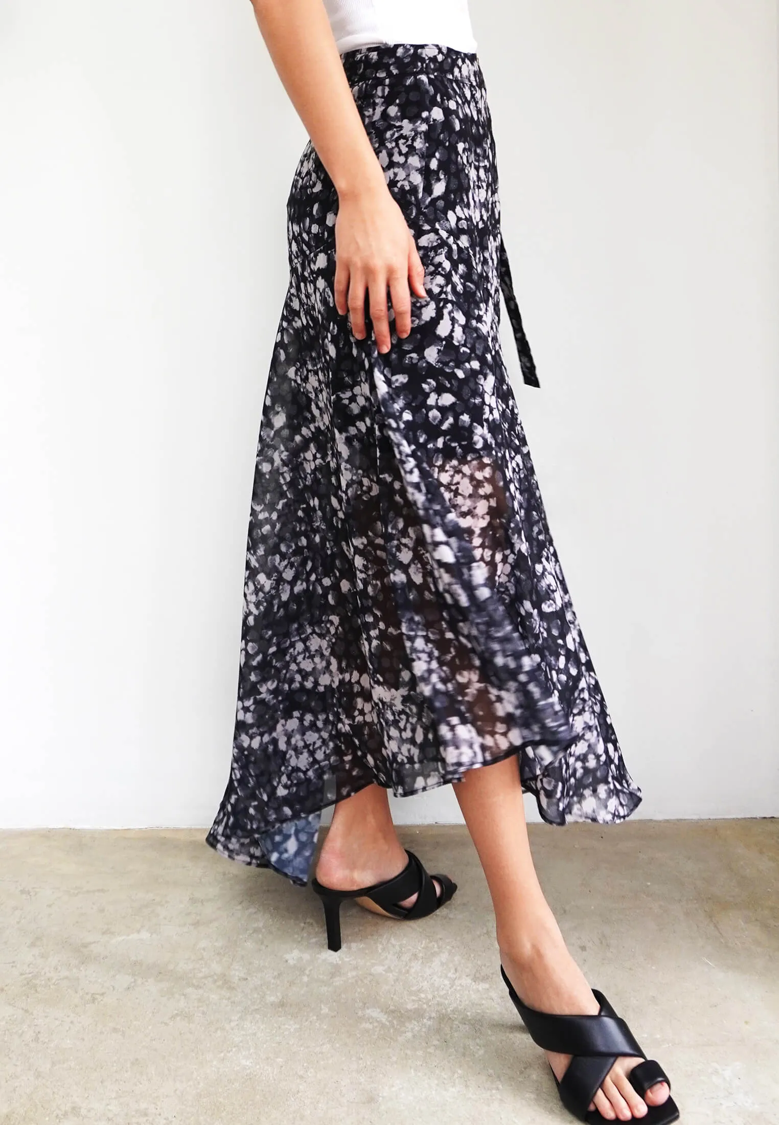 SPINEL SKIRT STILL PRINT BLACK & GREY