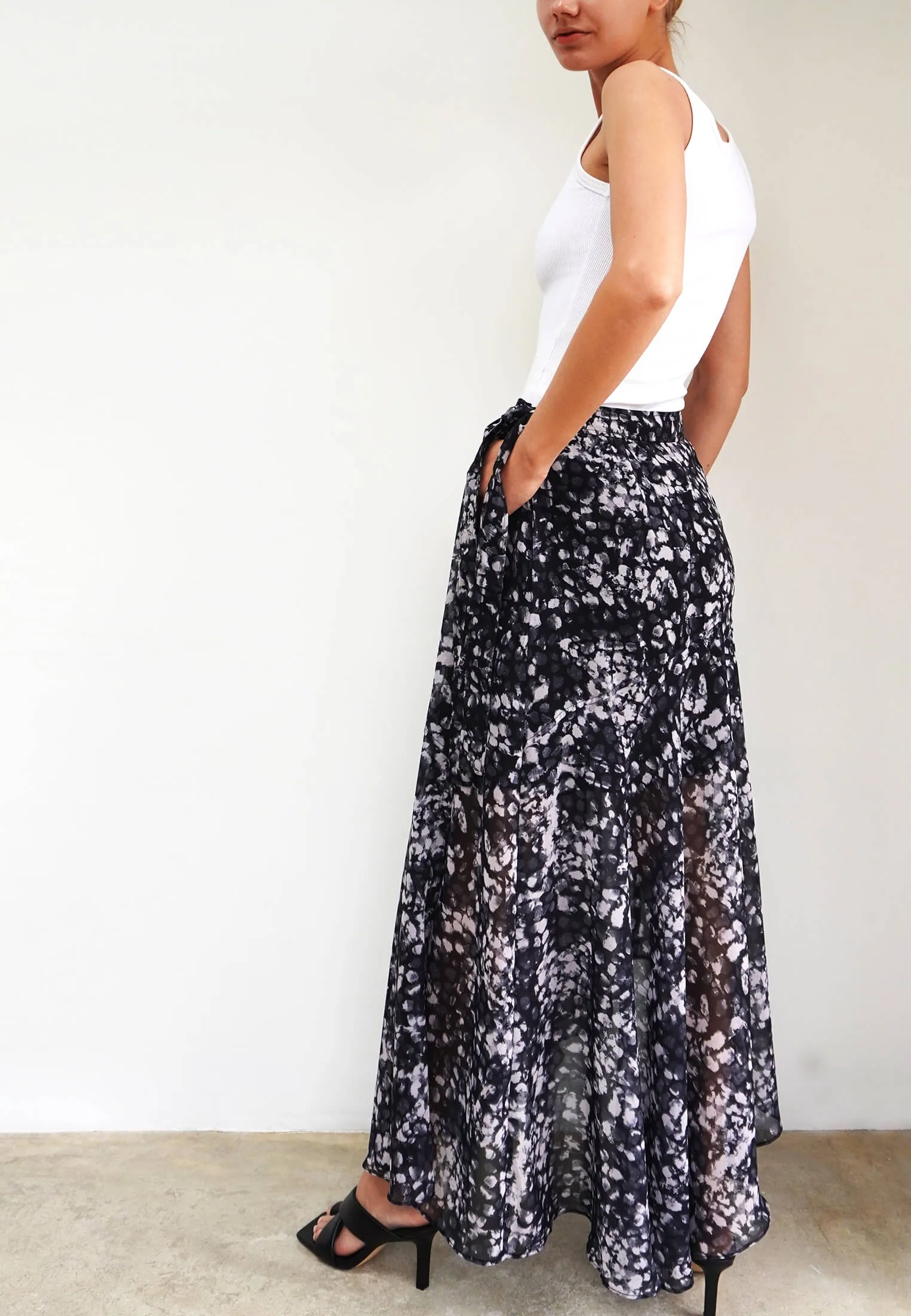 SPINEL SKIRT STILL PRINT BLACK & GREY