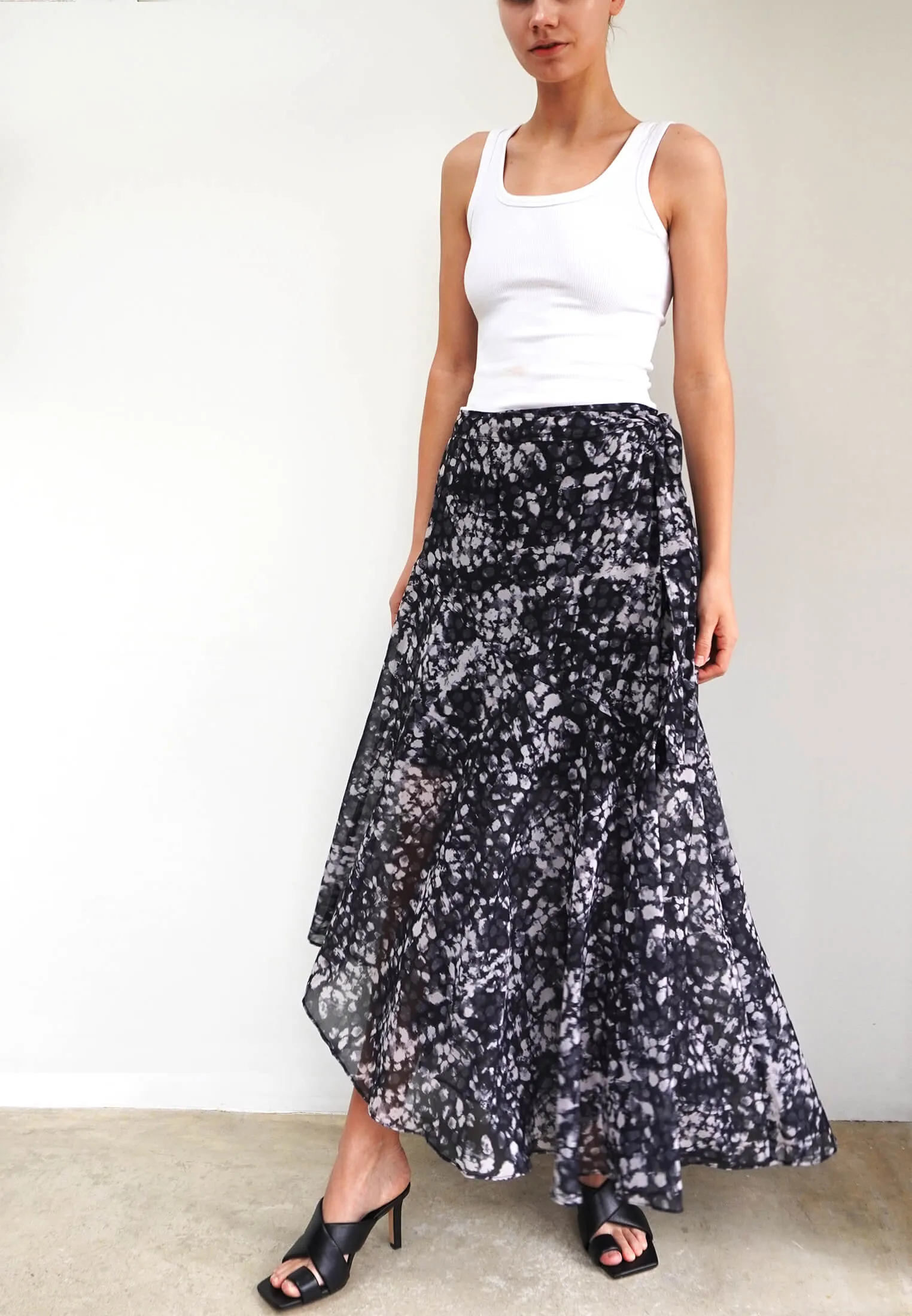 SPINEL SKIRT STILL PRINT BLACK & GREY