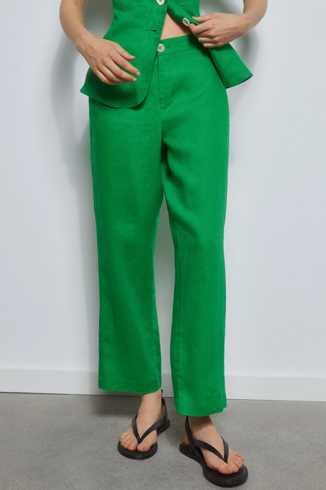 Straight fit cropped linen trousers