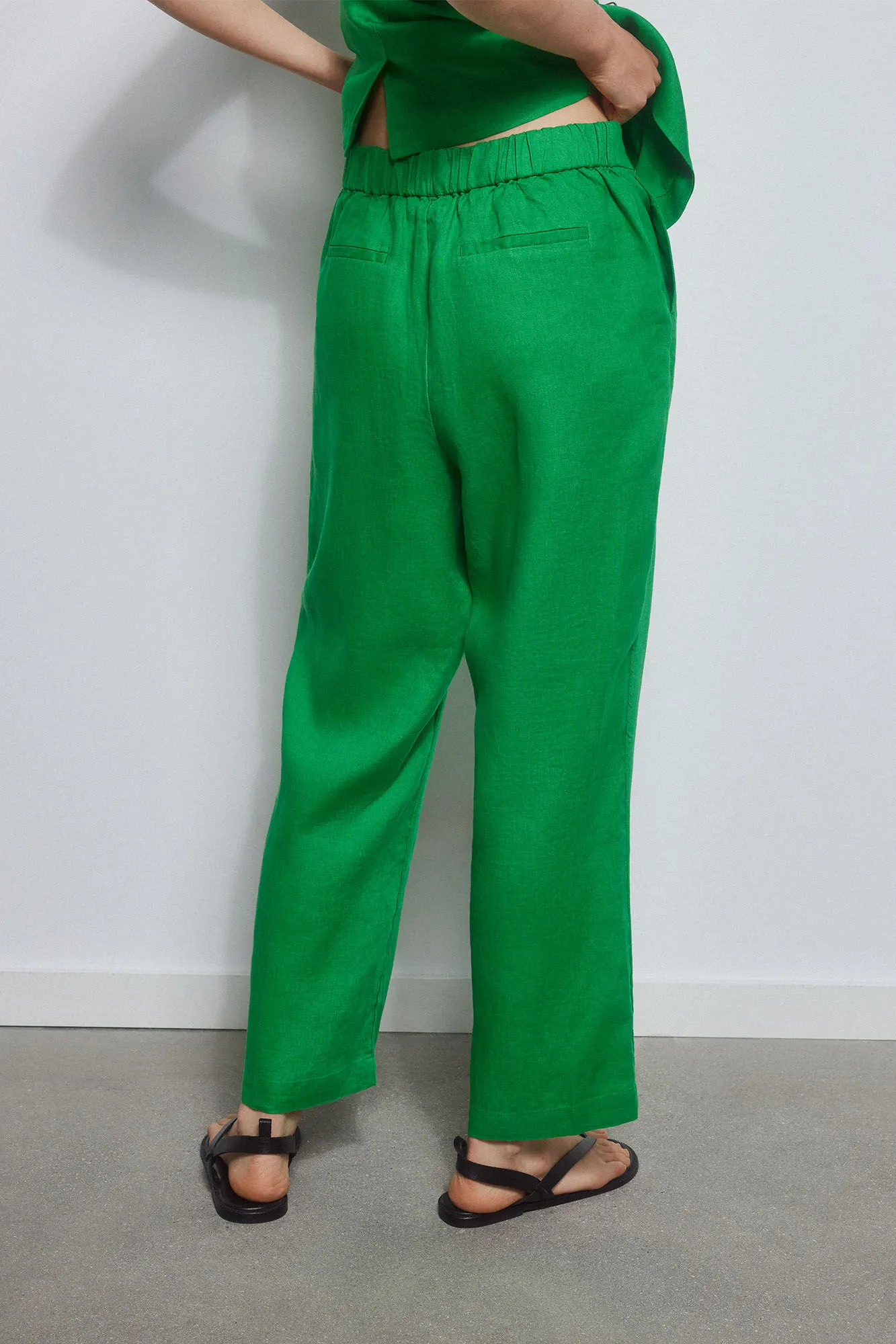 Straight fit cropped linen trousers