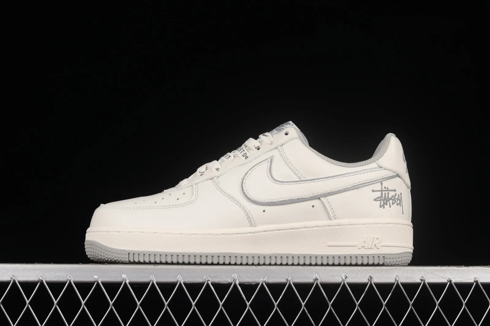 Stussy x Nike Air Force 1 07 Low White Light Grey UN1815-802