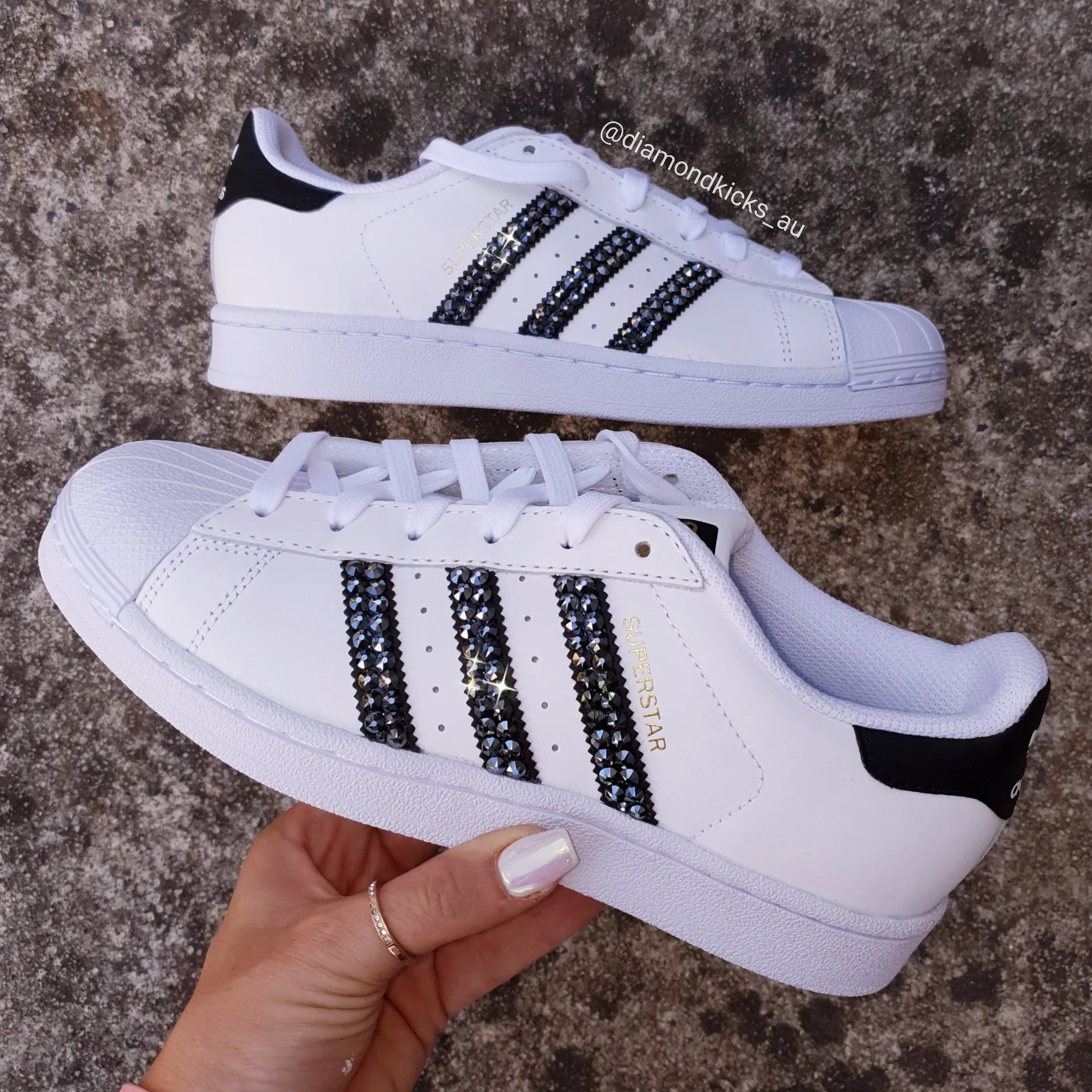 Superstar Unisex Sneakers (White/Black)