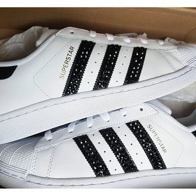 Superstar Unisex Sneakers (White/Black)