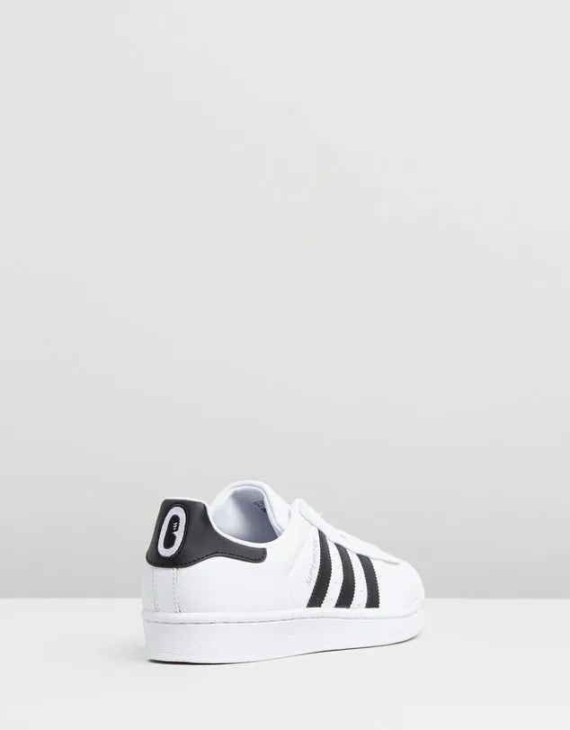 Superstar Unisex Sneakers (White/Black)