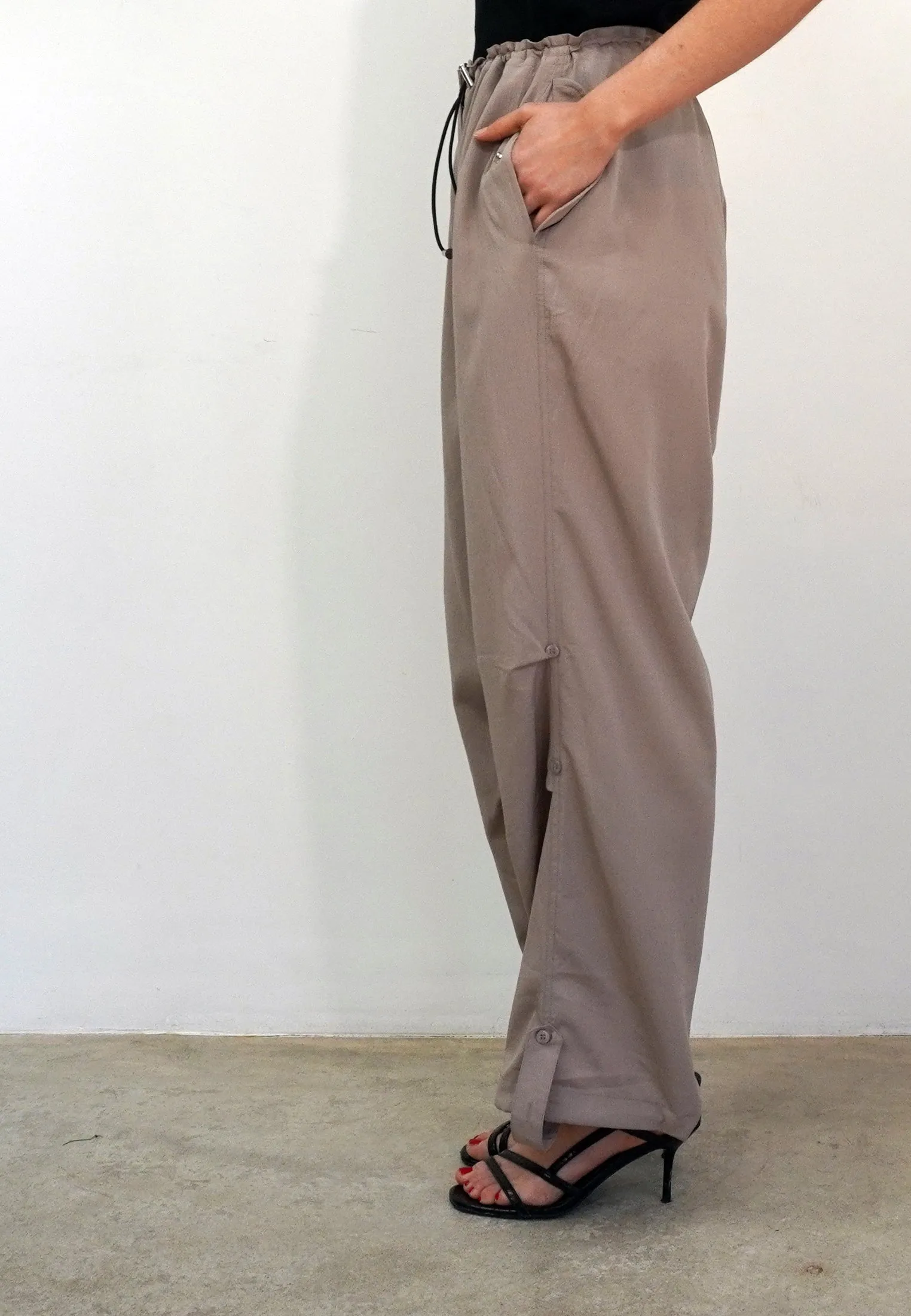 TRACE TAUPE PARACHUTE TROUSERS