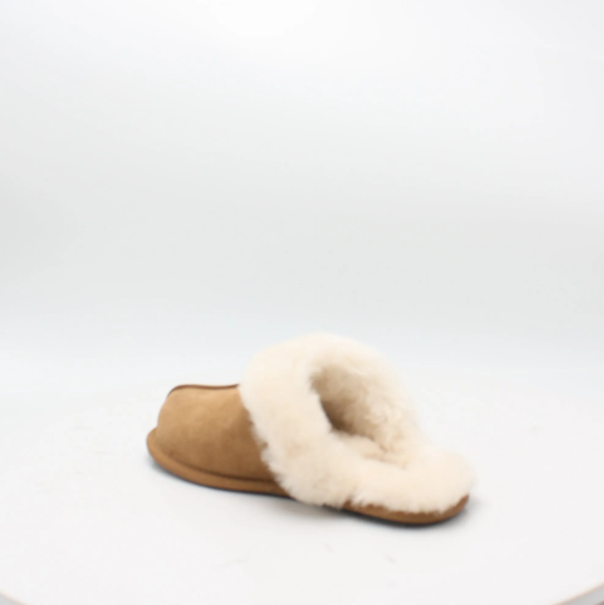 UGG women's cozy slip-on slippers - SCUFFETTE II.