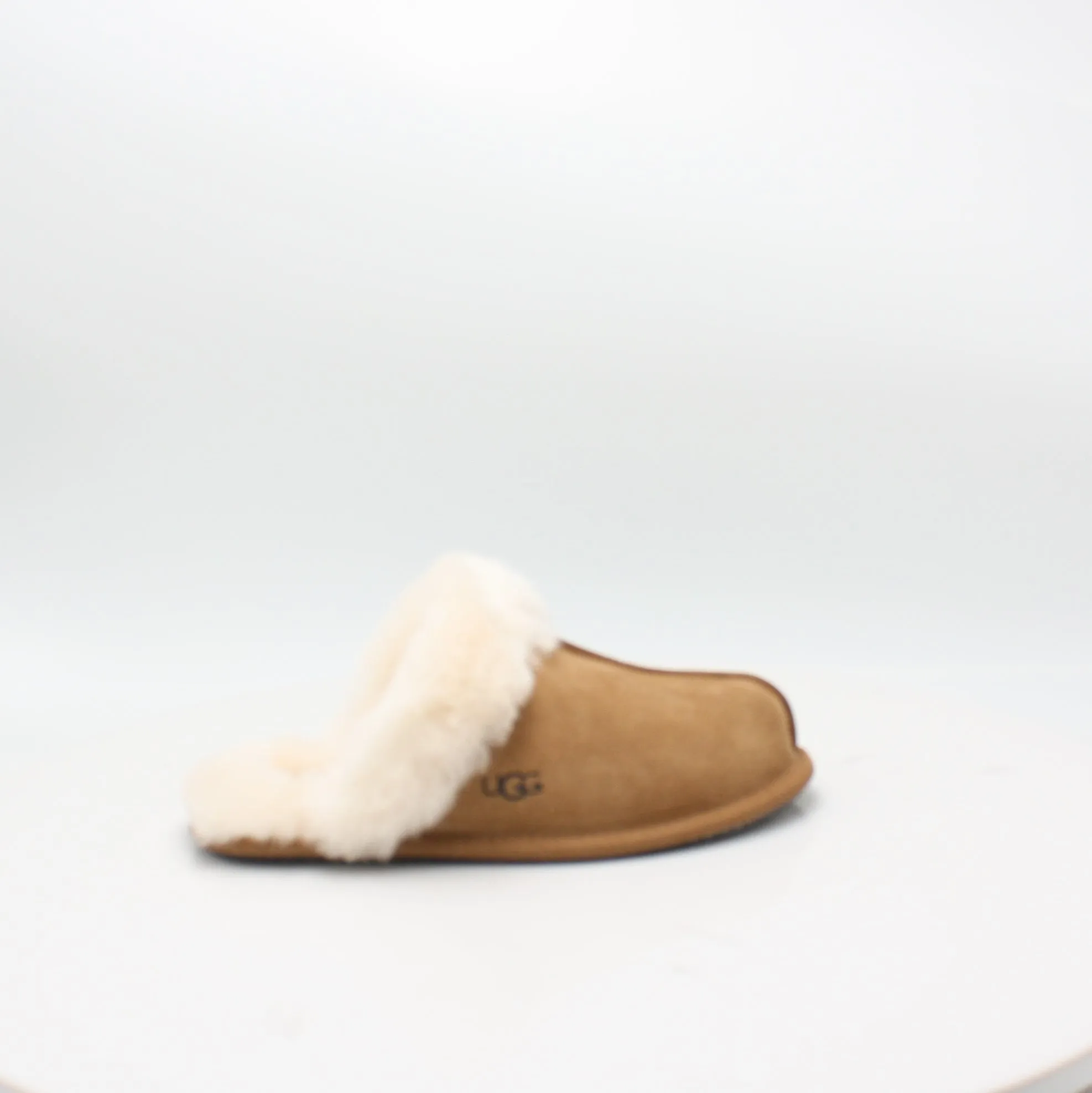 UGG women's cozy slip-on slippers - SCUFFETTE II.