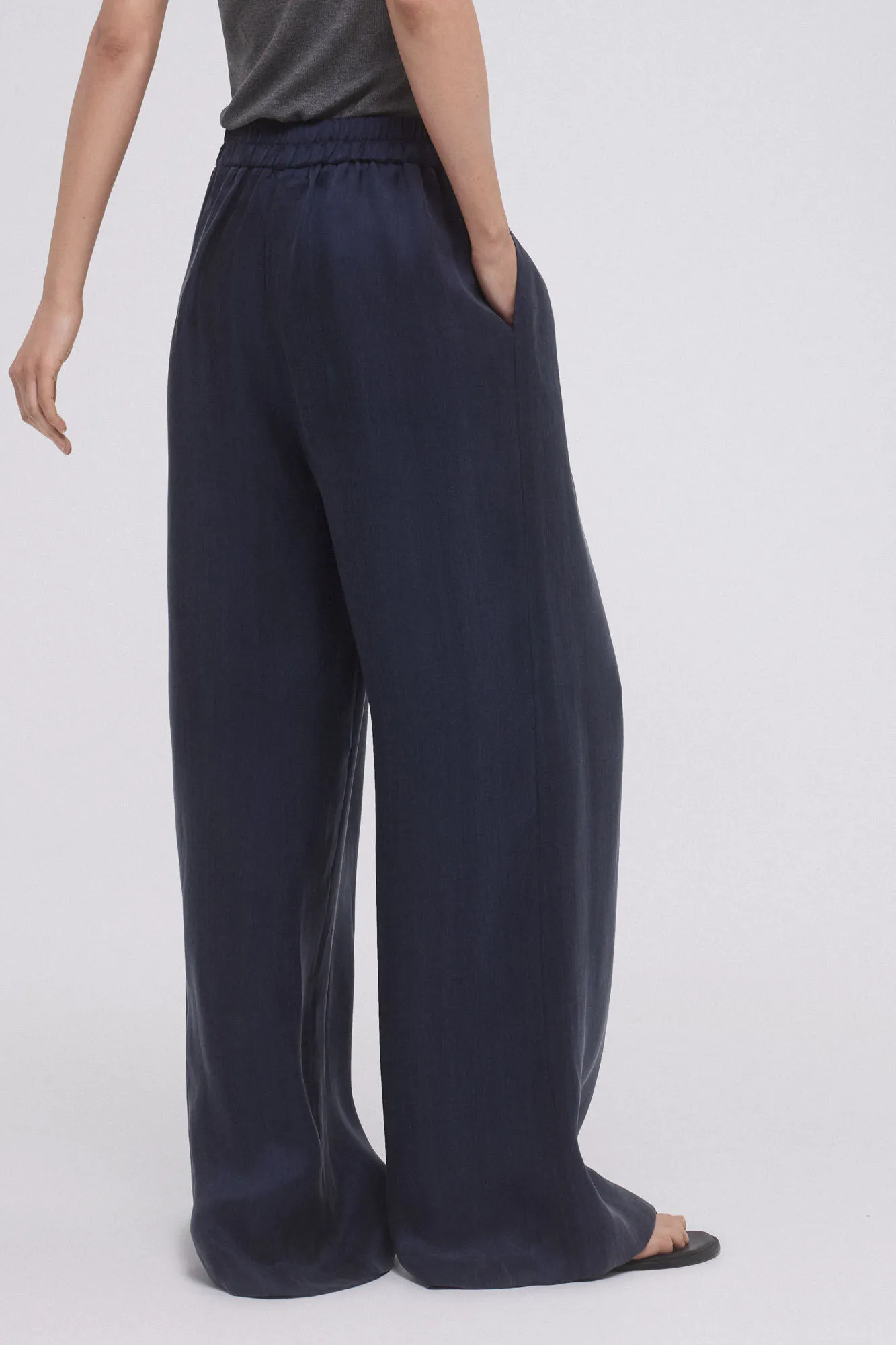 Wide leg trousers